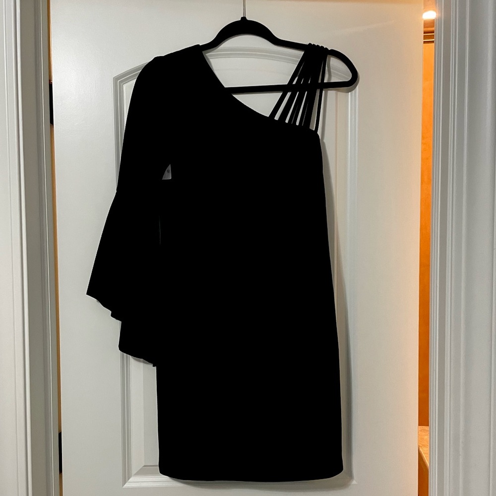 *BRAND NEW* Sky & She asymmetrical black dress